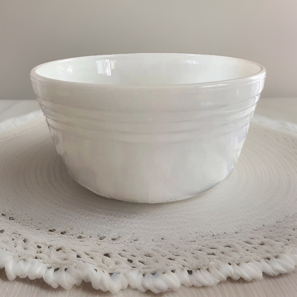 Pyrex Hamilton Beach #7 Large White Milk Glass Ribbed Mixing Bowl